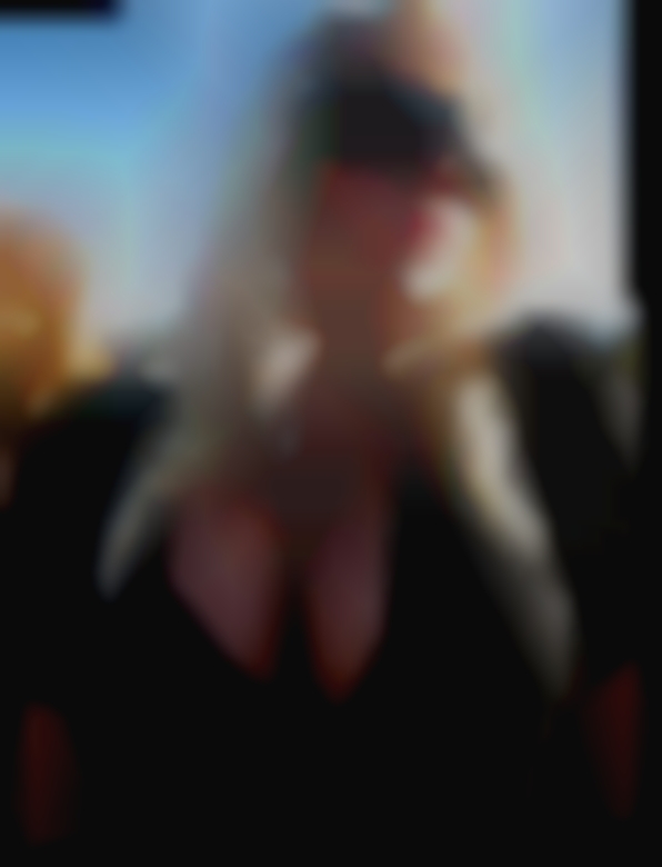 Meet horny up with women a cool bi-female.